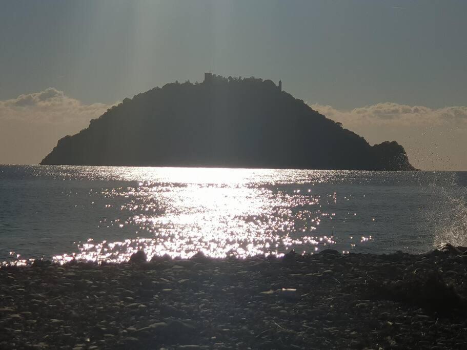 Albenga Sul Mare Famiglie Ed Amici Fino 10 Posti Exterior foto