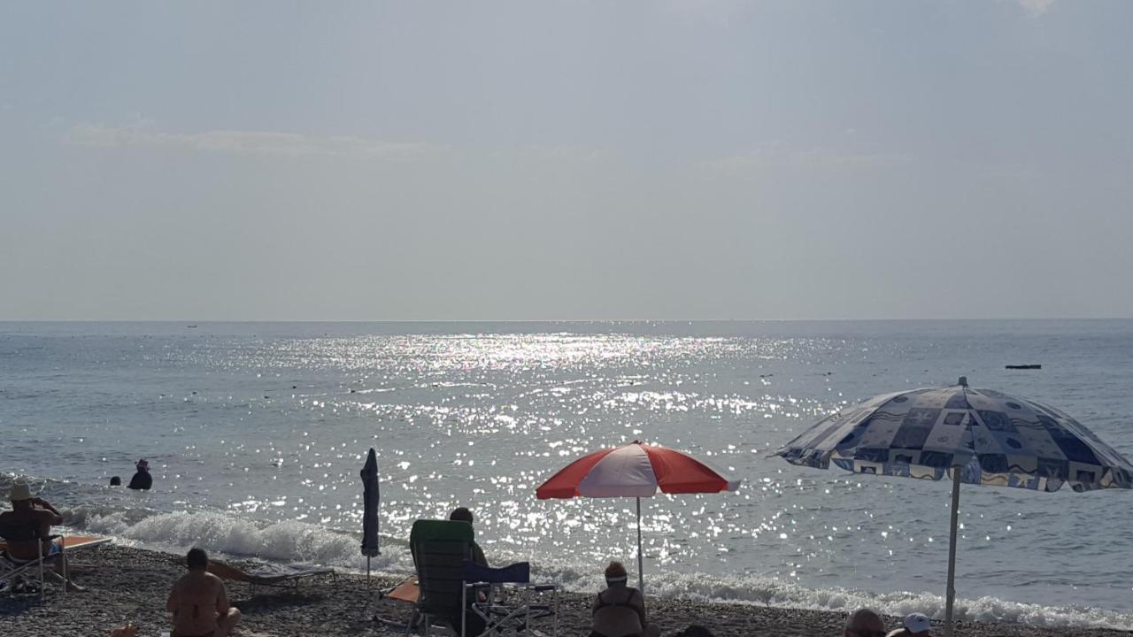 Albenga Sul Mare Famiglie Ed Amici Fino 10 Posti Exterior foto