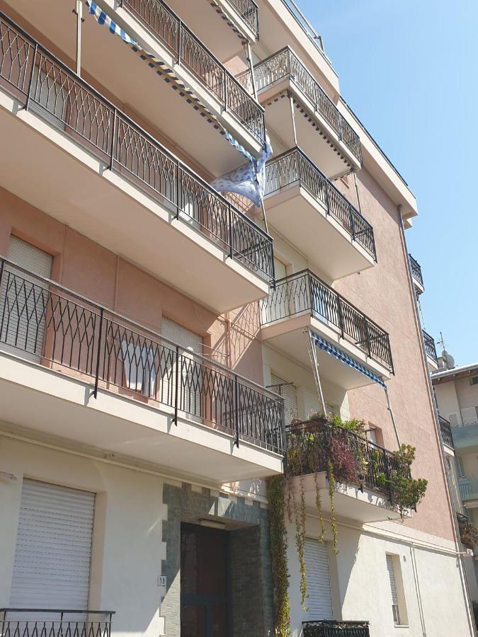 Albenga Sul Mare Famiglie Ed Amici Fino 10 Posti Exterior foto